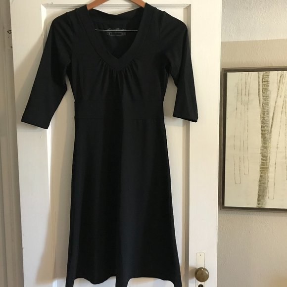 Eddie Bauer black Balance travex v-neck dress - Picture 2 of 4